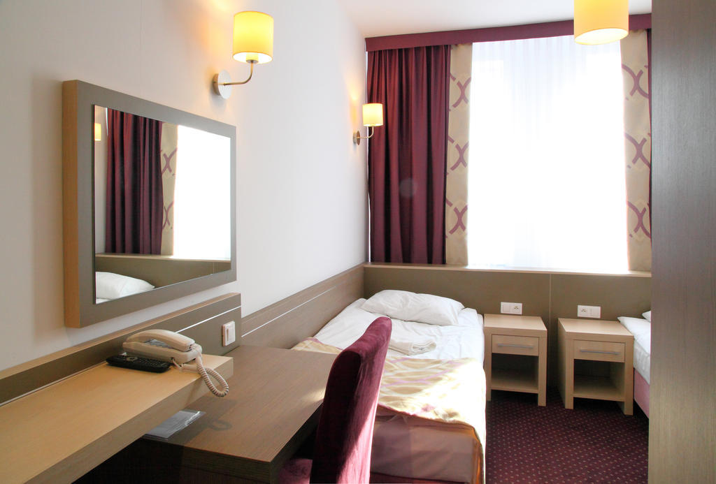 Arche Hotel Siedlce Quarto foto